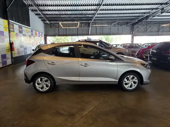 HYUNDAI-HB20-1.0 12V FLEX COMFORT PLUS MANUAL HYUNDAI-HB20-2023