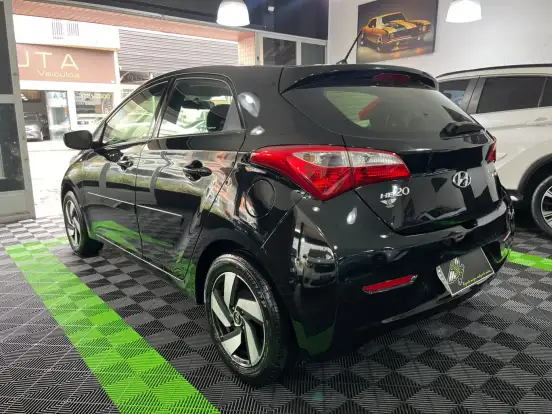 HYUNDAI-HB20-2013