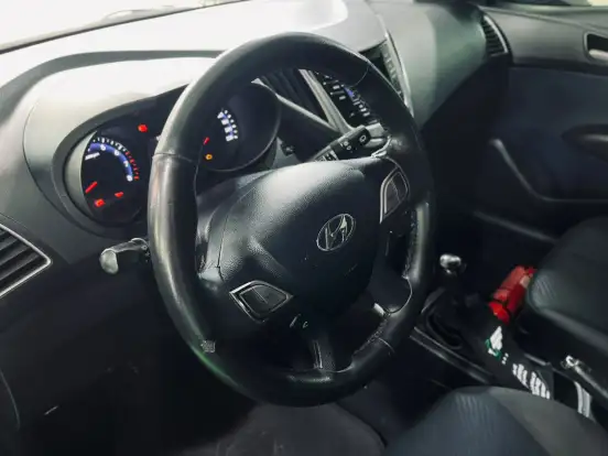 HYUNDAI-HB20-2013