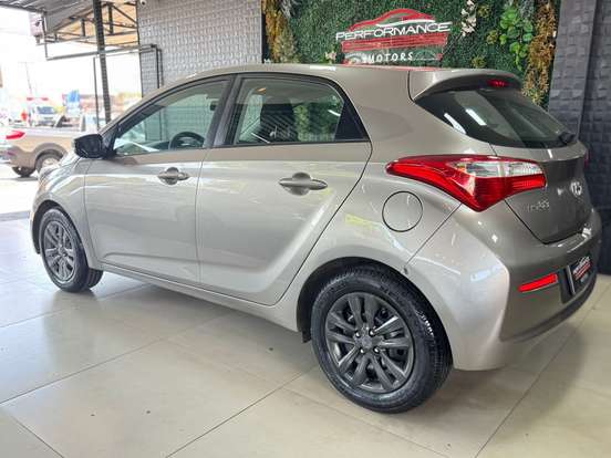 HYUNDAI-HB20-1.0 COMFORT PLUS 12V FLEX 4P MANUAL HYUNDAI-HB20-2017