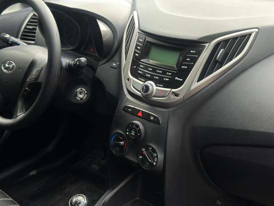 HYUNDAI-HB20-2013