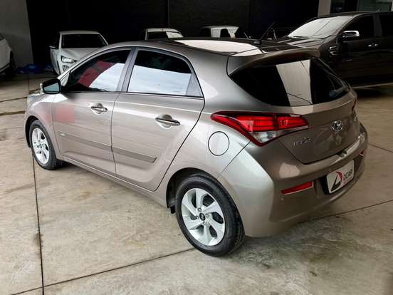HYUNDAI-HB20-1.6 PREMIUM 16V FLEX 4P AUTOMÁTICO HYUNDAI-HB20-2015