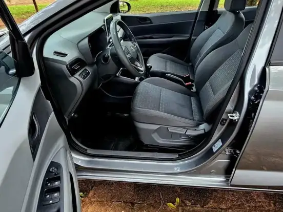 HYUNDAI-HB20S-1.0 12V FLEX COMFORT PLUS MANUAL HYUNDAI-HB20S-2025