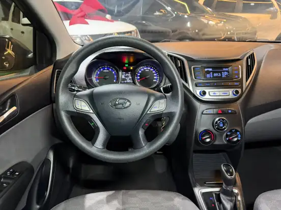 HYUNDAI-HB20S-1.6 COMFORT PLUS 16V FLEX 4P AUTOMÁTICO HYUNDAI-HB20S-2017