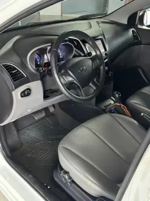 HYUNDAI-HB20S-1.6 PREMIUM 16V FLEX 4P AUTOMÁTICO HYUNDAI-HB20S-2017