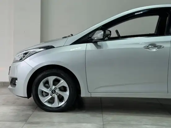 HYUNDAI-HB20S-2017