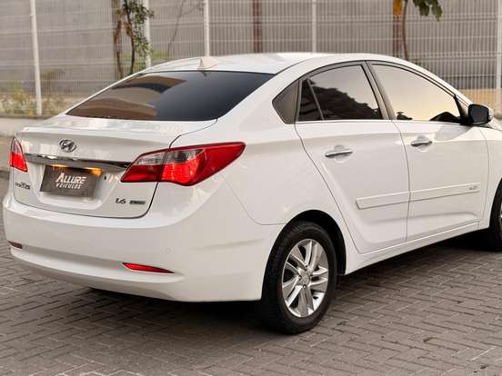 HYUNDAI-HB20S-1.0 COMFORT PLUS 12V FLEX 4P MANUAL HYUNDAI-HB20S-2014