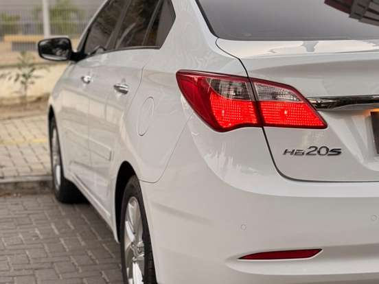 HYUNDAI-HB20S-1.0 COMFORT PLUS 12V FLEX 4P MANUAL HYUNDAI-HB20S-2014