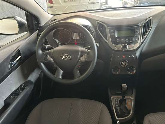 HYUNDAI-HB20S-1.6 COMFORT PLUS 16V FLEX 4P AUTOMÁTICO HYUNDAI-HB20S-2015