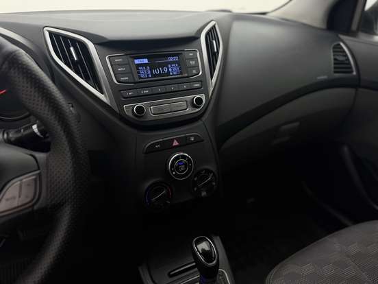HYUNDAI-HB20S-1.6 COMFORT PLUS 16V FLEX 4P AUTOMÁTICO HYUNDAI-HB20S-2015