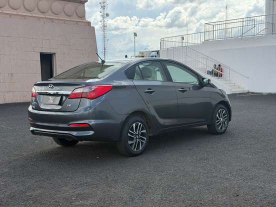 HYUNDAI-HB20S-1.6 COMFORT PLUS 16V FLEX 4P MANUAL HYUNDAI-HB20S-2017