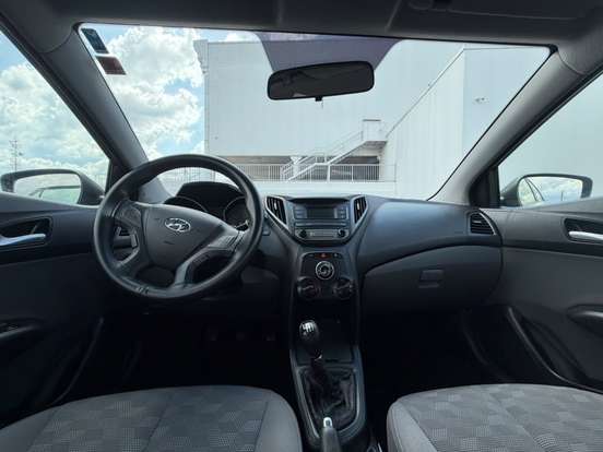 HYUNDAI-HB20S-2017