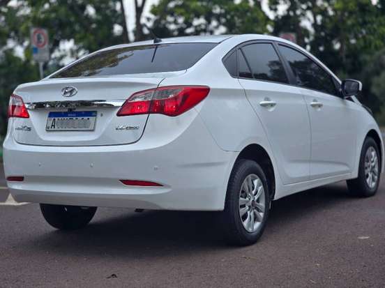 HYUNDAI-HB20S-2015
