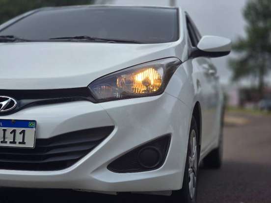 HYUNDAI-HB20S-2015