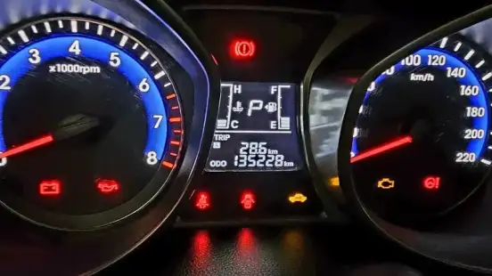HYUNDAI-HB20X-2016