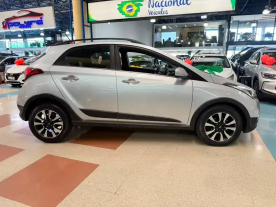 HYUNDAI-HB20X-2018