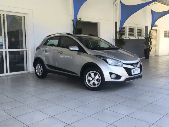 HYUNDAI-HB20X-1.6 16V PREMIUM FLEX 4P AUTOMÁTICO HYUNDAI-HB20X-2014
