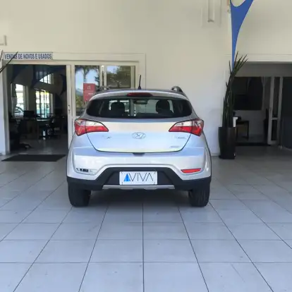 HYUNDAI-HB20X-1.6 16V PREMIUM FLEX 4P AUTOMÁTICO HYUNDAI-HB20X-2014