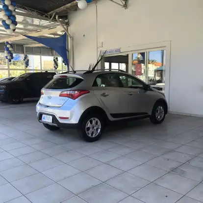 HYUNDAI-HB20X-2014