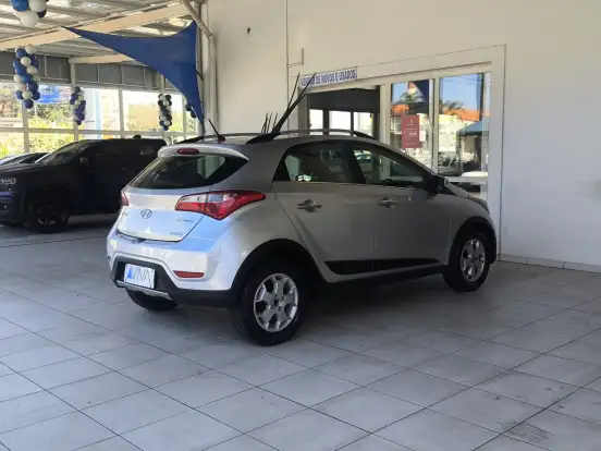 HYUNDAI-HB20X-1.6 16V PREMIUM FLEX 4P AUTOMÁTICO HYUNDAI-HB20X-2014