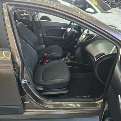 HYUNDAI-HB20X-2016