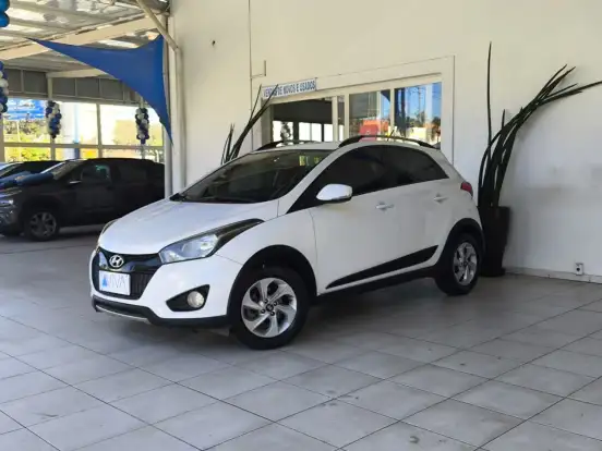 HYUNDAI-HB20X-1.6 16V STYLE FLEX 4P AUTOMÁTICO HYUNDAI-HB20X-2015