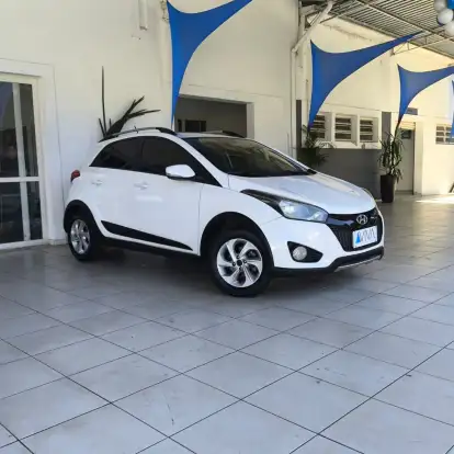 HYUNDAI-HB20X-2015