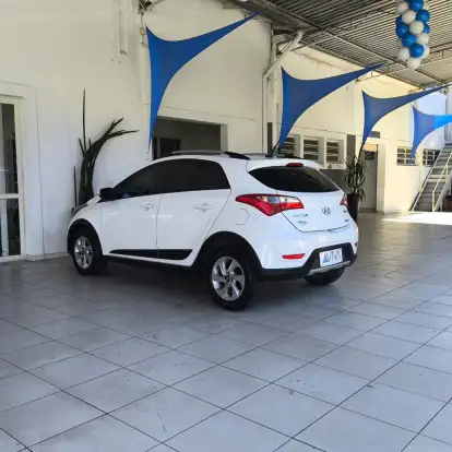 HYUNDAI-HB20X-1.6 16V STYLE FLEX 4P AUTOMÁTICO HYUNDAI-HB20X-2015