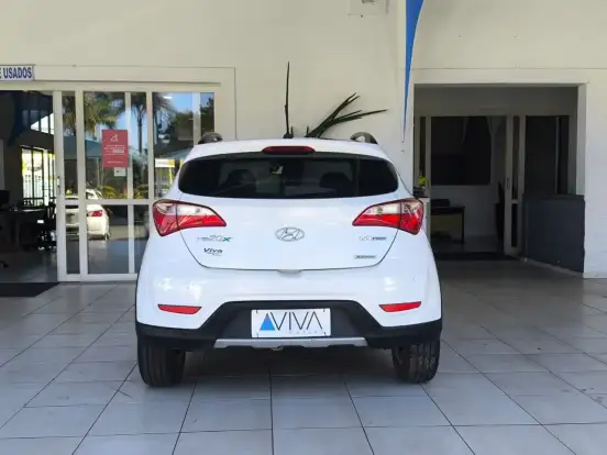 HYUNDAI-HB20X-1.6 16V STYLE FLEX 4P AUTOMÁTICO HYUNDAI-HB20X-2015