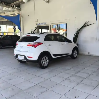HYUNDAI-HB20X-2015