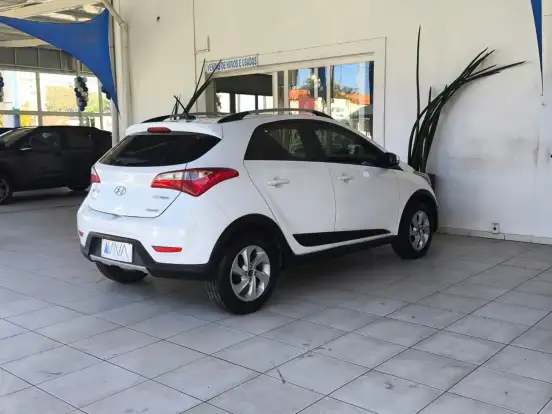 HYUNDAI-HB20X-1.6 16V STYLE FLEX 4P AUTOMÁTICO HYUNDAI-HB20X-2015