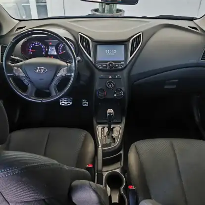 HYUNDAI-HB20X-2015
