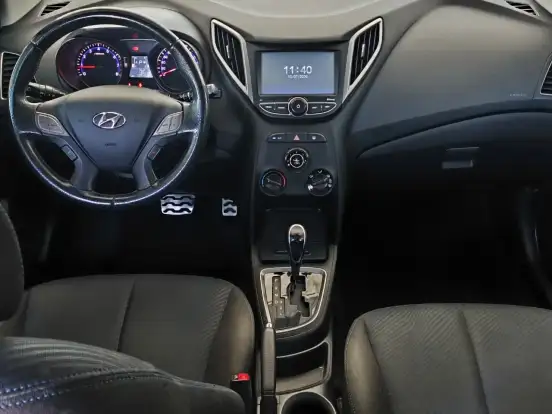 HYUNDAI-HB20X-1.6 16V STYLE FLEX 4P AUTOMÁTICO HYUNDAI-HB20X-2015