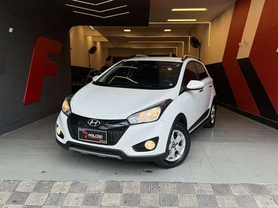 HYUNDAI-HB20X-1.6 16V PREMIUM FLEX 4P AUTOMÁTICO HYUNDAI-HB20X-2015