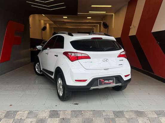 HYUNDAI-HB20X-1.6 16V PREMIUM FLEX 4P AUTOMÁTICO HYUNDAI-HB20X-2015