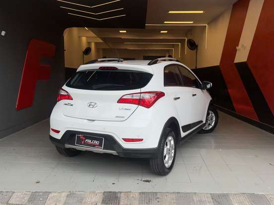 HYUNDAI-HB20X-2015