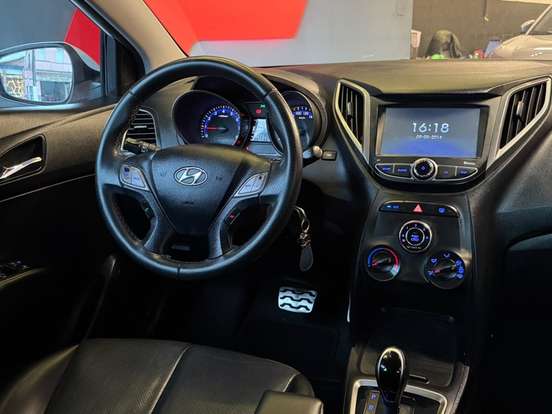 HYUNDAI-HB20X-1.6 16V PREMIUM FLEX 4P AUTOMÁTICO HYUNDAI-HB20X-2015