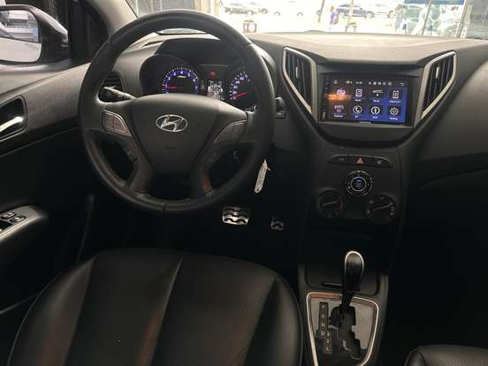 HYUNDAI-HB20X-2015