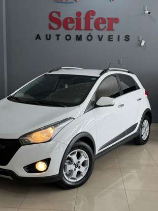 HYUNDAI-HB20X-2015