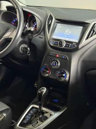 HYUNDAI-HB20X-2015