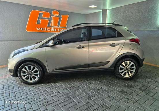 HYUNDAI-HB20X-2017