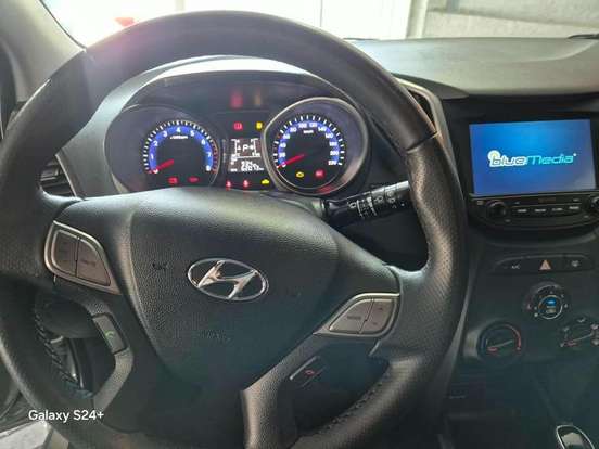 HYUNDAI-HB20X-1.6 16V PREMIUM FLEX 4P AUTOMÁTICO HYUNDAI-HB20X-2017