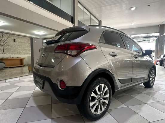 HYUNDAI-HB20X-2017