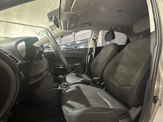 HYUNDAI-HB20X-2017