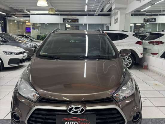 HYUNDAI-HB20X-2017