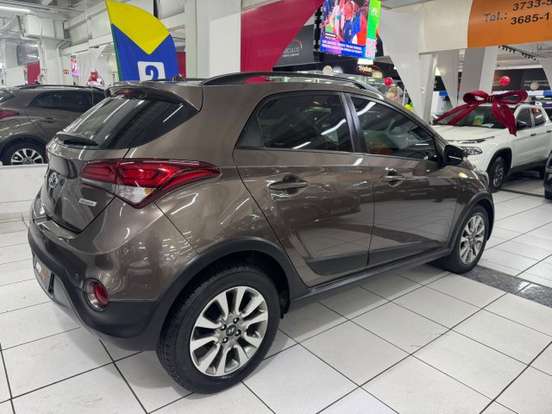 HYUNDAI-HB20X-2017