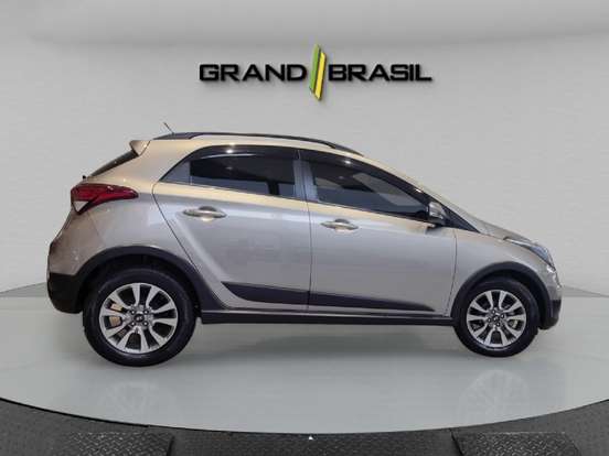HYUNDAI-HB20X-1.6 16V STYLE FLEX 4P AUTOMÁTICO HYUNDAI-HB20X-2017