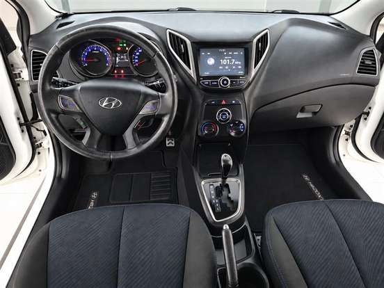 HYUNDAI-HB20X-1.6 16V STYLE FLEX 4P AUTOMÁTICO HYUNDAI-HB20X-2015