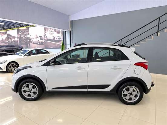 HYUNDAI-HB20X-1.6 16V STYLE FLEX 4P AUTOMÁTICO HYUNDAI-HB20X-2015
