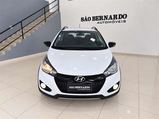 HYUNDAI-HB20X-2015